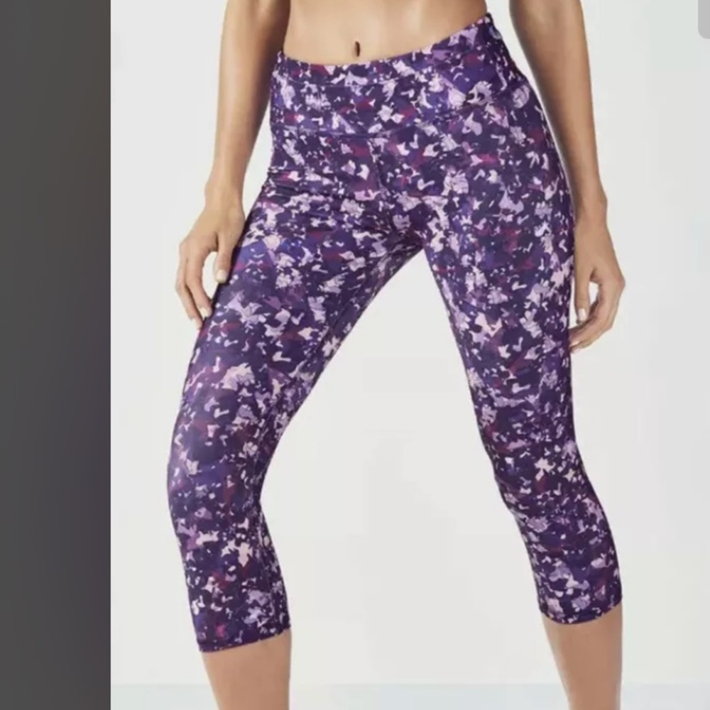Fabletics Gia Print Powerlite Purple Camo Capri.  Size Medium. EUC